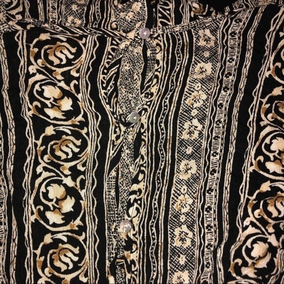 Honey Punch Small Floral boho romper - Picture 6 of 6